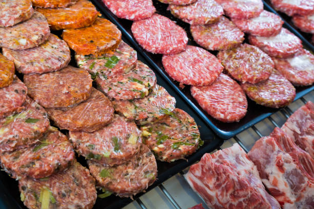 istock hamburguesa on counter 814389980