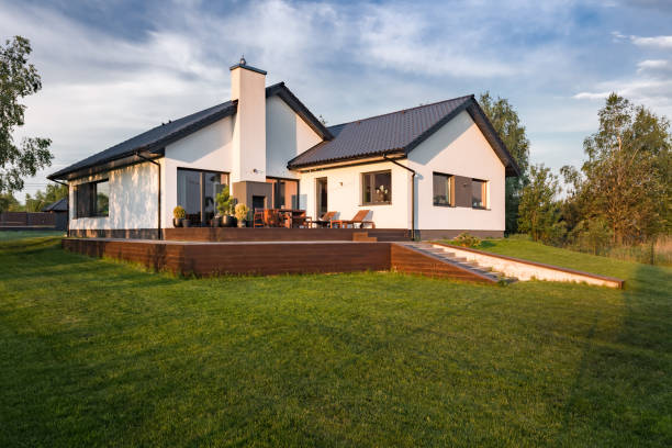 istock Modern home with patio 814663472