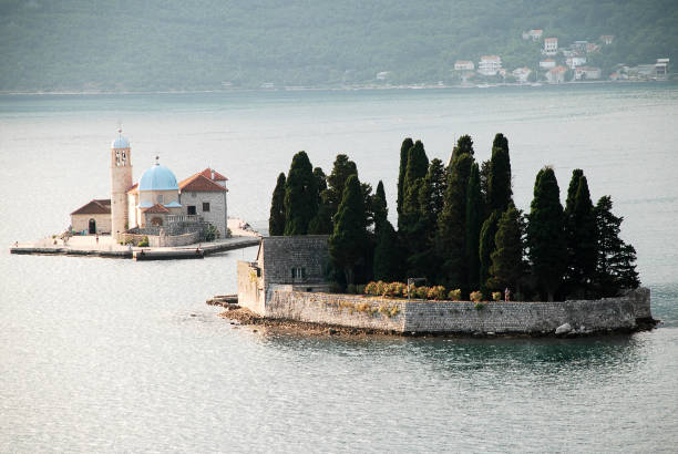 our lady of the rocks, perast, montenegro - gospa od škrpjela stock-fotos und bilder