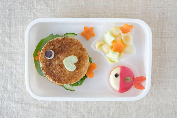 istock Fish lunch box, fun food art for kids 814811838