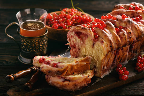 istock Sweet homemade bread with currant jam. 814993400