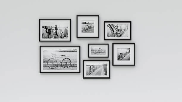 photo frame on wall - pic bicycle (3d rendering) - parede ilustrações imagens e fotografias de stock