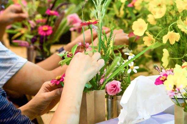 istock Teach flower arrangement 815022388