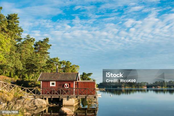 Archipiélago En La Costa De Mar Báltico En Suecia Foto de stock y más banco de imágenes de Suecia - Suecia, Naturaleza, Bosque