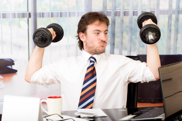 szkolenie biznesmena - businessman exercising training muscular build zdjęcia i obrazy z banku zdjęć