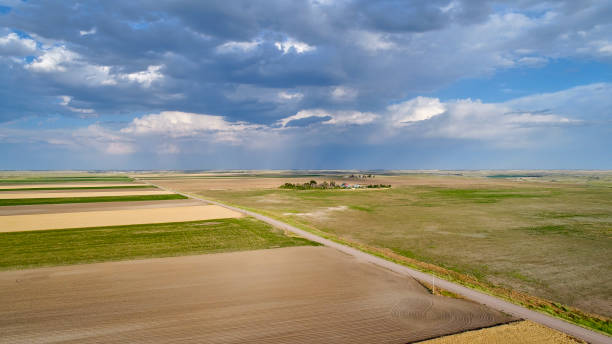 paesaggio rurale del nebraska in vista aerea - nebraska midwest usa farm prairie foto e immagini stock