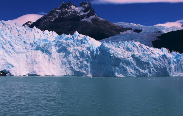 вид на горы и ледники, патагония - glacier antarctica crevasse ice стоковые фото и изображения