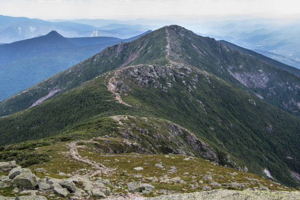 franconia ridge trail in new hampshire - schweizer-franken stock-fotos und bilder