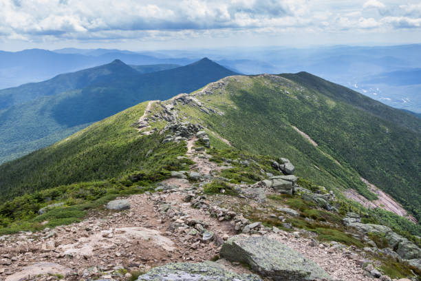 Franconia Ridge Trail in New Hampshire Views from the Franconia Ridge Trail in New Hampshire’s White Mountains franconia new hampshire stock pictures, royalty-free photos & images