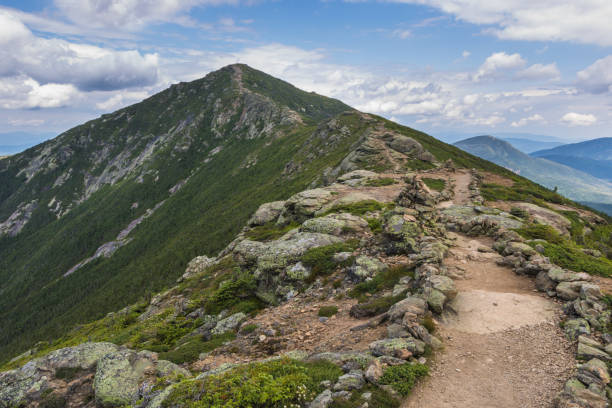 Franconia Ridge Trail in New Hampshire Views from the Franconia Ridge Trail in New Hampshire’s White Mountains franconia stock pictures, royalty-free photos & images