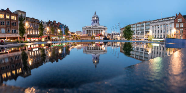 nottingham city hall - midlands imagens e fotografias de stock