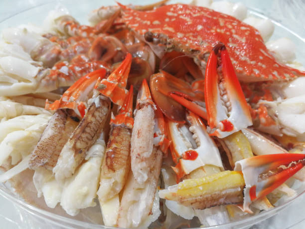 istock Steamed Crab in buffet line - seafood. 815558196