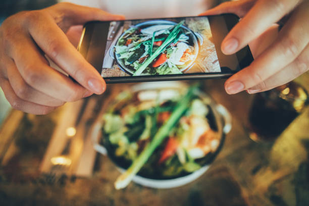 istock Taking a photo of food 815617372