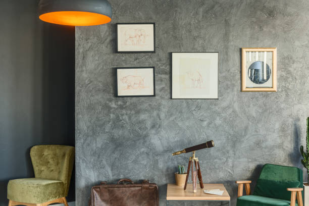 istock Traveller's living room 815712328
