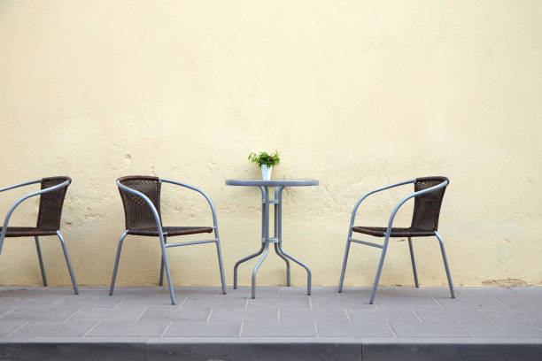 istock Free table in a street cafe 815748482