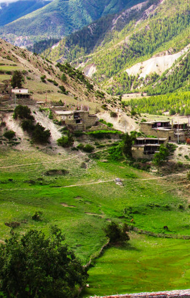 istock treking around Annapurna circuit 816188484
