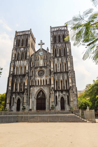 istock Church in Hanoi 816226046
