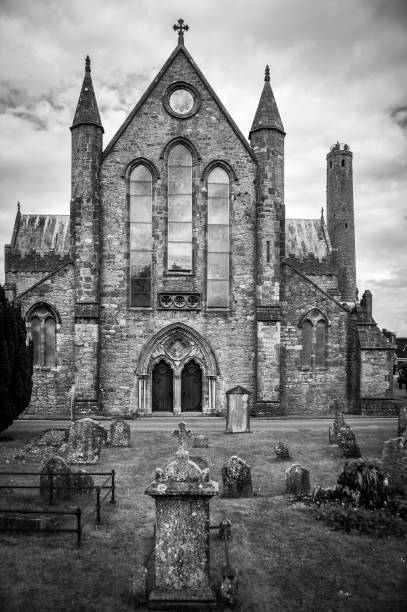 catedral do st canice e cemitério - kilkenny city - fotografias e filmes do acervo