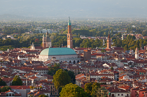 Basílica de Palladio en Vicenza - hora de oro photo