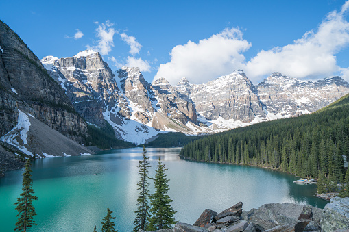 Moraine Lake at sunrise in the Canadian Rockies, Banff National Park, UNESCO World Heritage Site, Alberta, Canada, North America