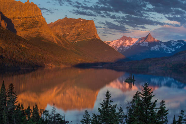 istock Wild Goose Island in Morning 816519076