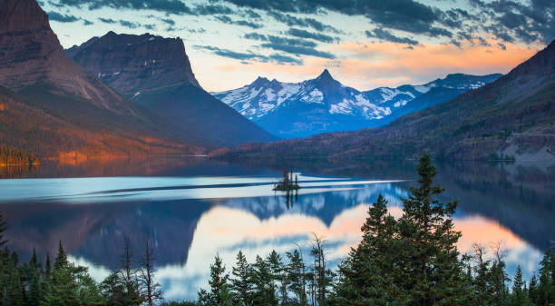 istock Wild Goose Island in Morning 816519094