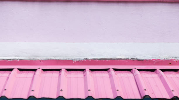 dach z blachą z różowego aluminium - sheeted zdjęcia i obrazy z banku zdjęć