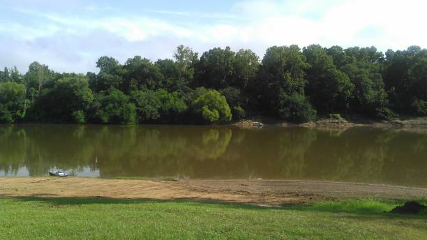 istock Beauty of the river 816876156