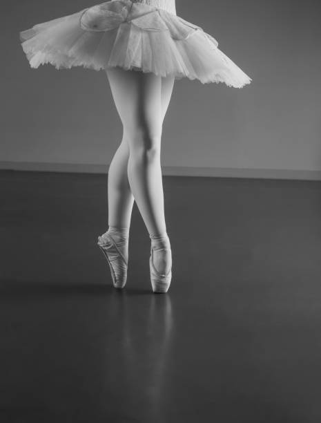 istock Graceful ballerina standing en pointe 816910156