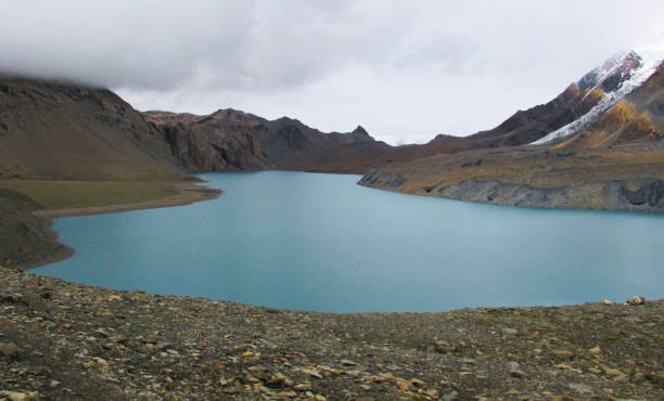 istock treking around Annapurna circuit 816949704