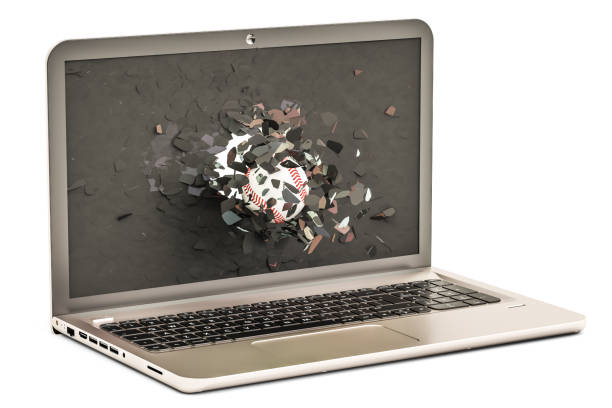 palla da baseball che vola attraverso il monitor rotto del laptop, rendering 3d isolato su sfondo bianco - baseballs baseball breaking broken foto e immagini stock