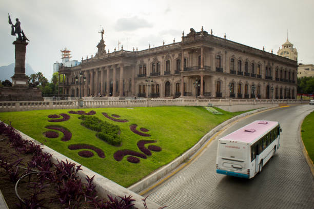 дворец правительства - nuevo leon стоковые фото и изображения
