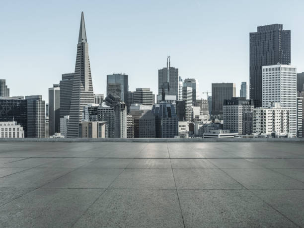 frente de suelo vacío del horizonte del centro de san francisco con landmark transamerica pyramid - cityscape san francisco county city office building fotografías e imágenes de stock