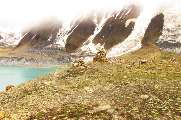 istock treking around Annapurna circuit 817331776