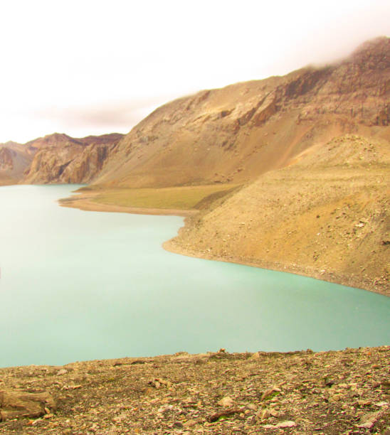 istock treking around Annapurna circuit 817331796
