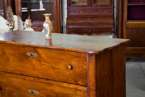 고 대 이탈리아 가구의 세부 그냥 복원-이탈리아 문화 - antique furniture old old fashioned 뉴스 사진 이미지
