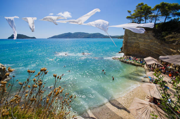 isla de cameo con famosa playa, isla zakynthos, grecia - camafeo fotografías e imágenes de stock