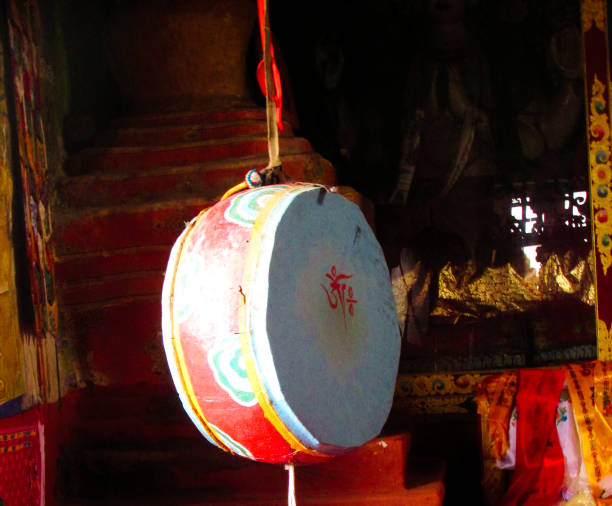 istock treking around Annapurna circuit 817648114