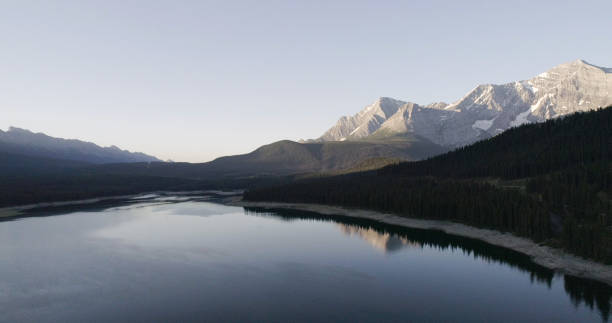 istock Kananaskis Lakes Mountain View 817752958