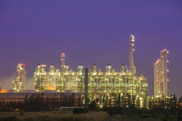 istock Oil refinery industrial plant with sky 818091020