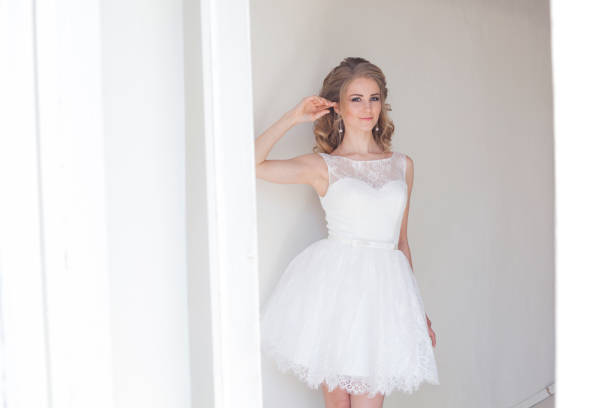 Vestidos De Novia Cortos - Banco de fotos e imágenes de stock - iStock Vestidos De Novia Cortos - Banco de fotos e imágenes de stock - iStock