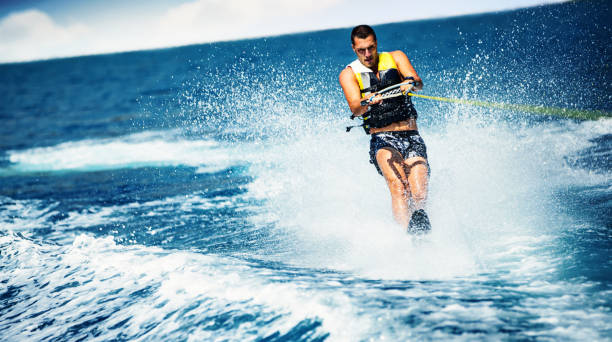 wakeboarding. - waterskiing motorboating skiing water zdjęcia i obrazy z banku zdjęć