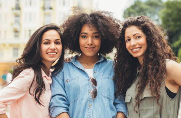 istock Girlfriends in the city 818447976