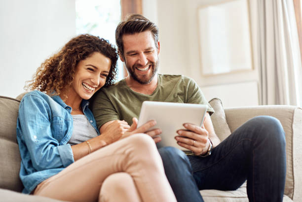 istock So many apps to use as a couple 818586676