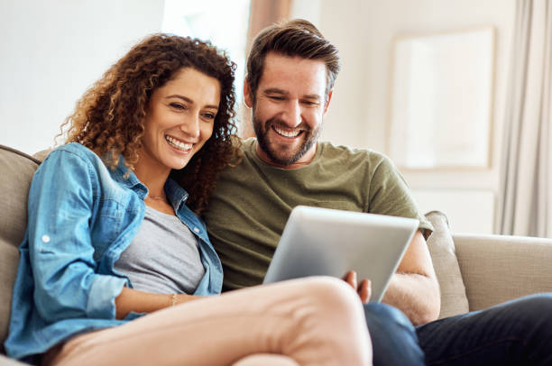 istock Looking for couple’s retreats online 818587600