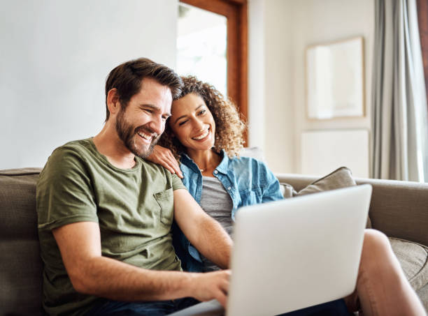 istock Entertainment for the modern couple 818588932