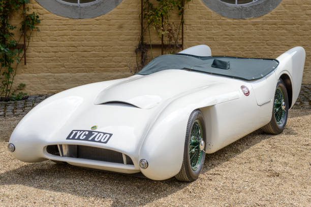 lotus mk viii klasyczny brytyjski 1950 lightweigt samochód wyścigowy - lotus automobiles zdjęcia i obrazy z banku zdjęć