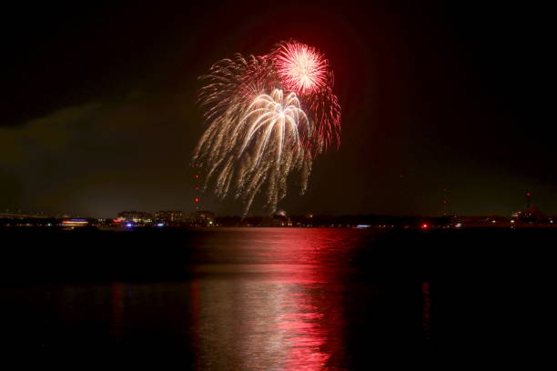 istock Independence Day Feuerwerk in Charleston 818807454