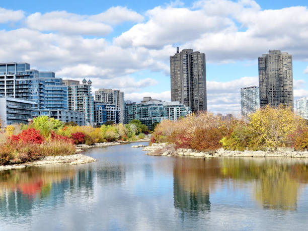 istock Toronto Lake The Humber Bay autumn 2016 818848452