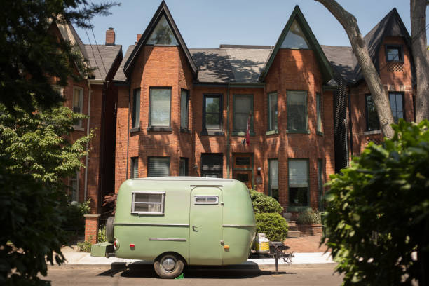 istock Vintage Camper in the City 819353254